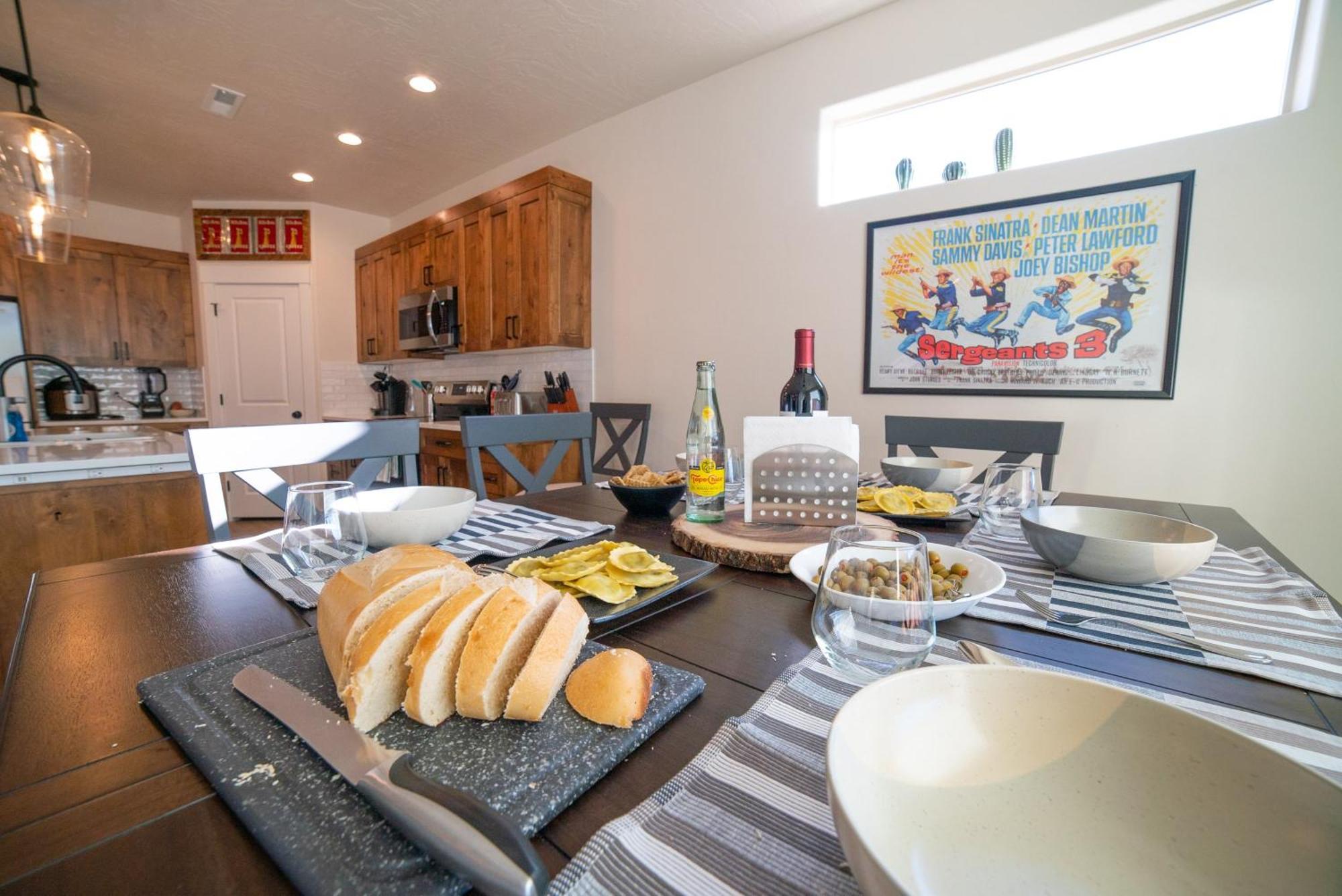 Hollywood Hangout - New West Properties Kanab Dış mekan fotoğraf