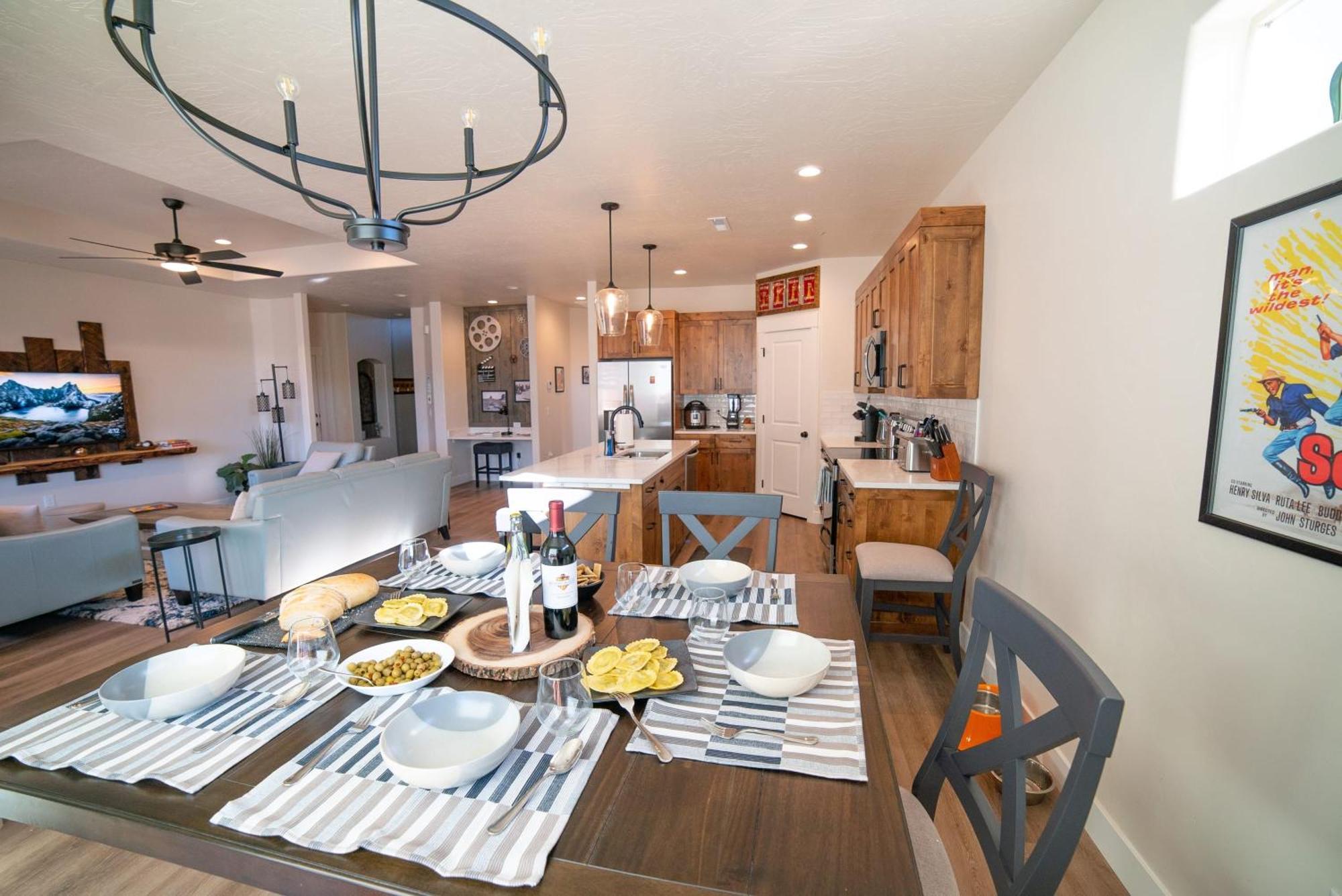 Hollywood Hangout - New West Properties Kanab Dış mekan fotoğraf